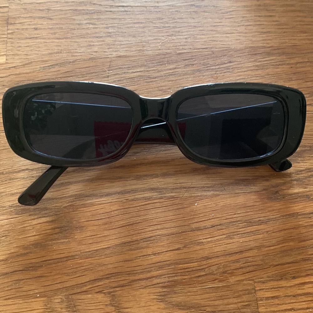 Adorable Rectangular Sunglasses 🕶 - Picture 2 of 4